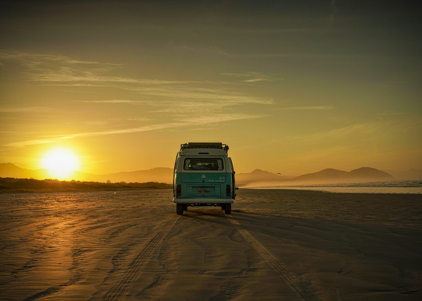 Kombi no pôr do sol